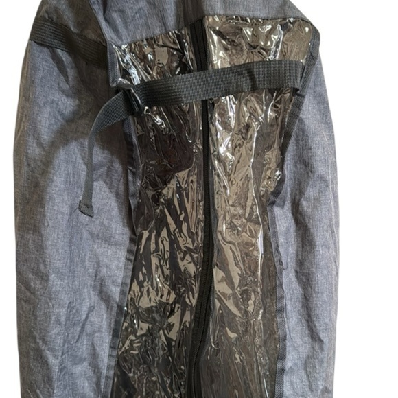 The Ultimate Travel Companion: Zipper Clothes‎ Cover - Picture 3 of 6